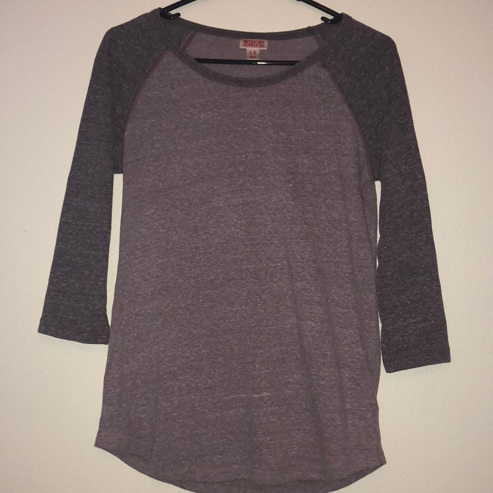Quarter sleeve Mossimo t-shirt